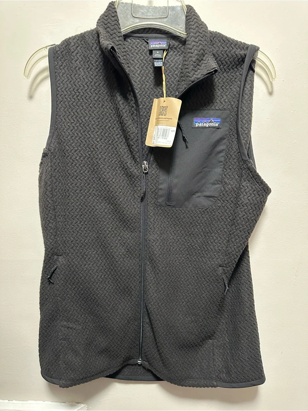 Patagonia Men's Dark Gray Quilted Fleece Vest with Chest Pocket